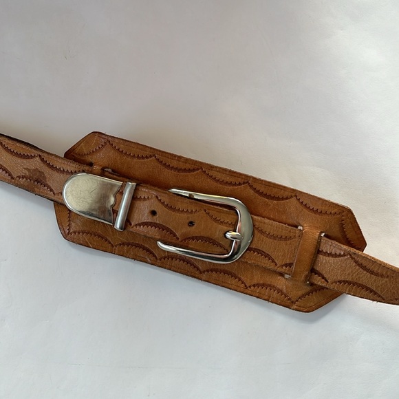 Vintage Tooled Unbranded Leather Purse - Picture 13 of 15